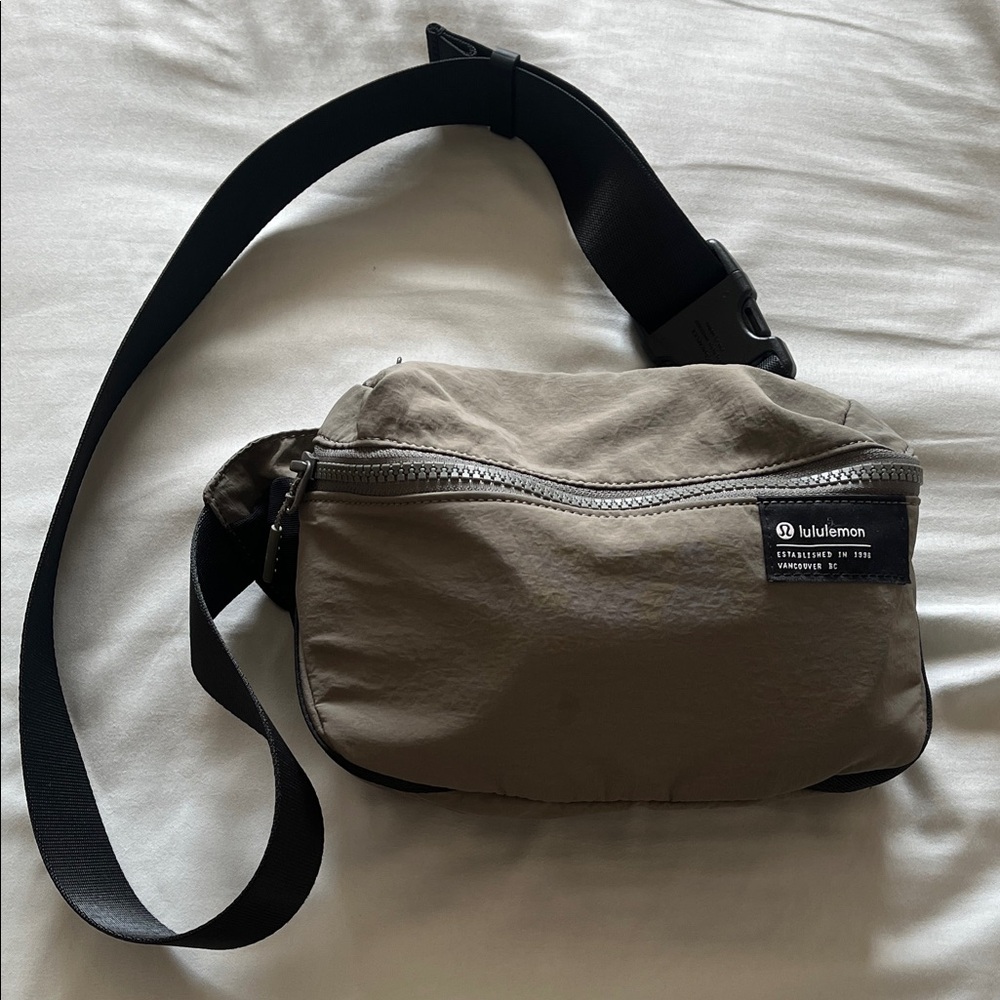 Lululemon crossbody belt bag